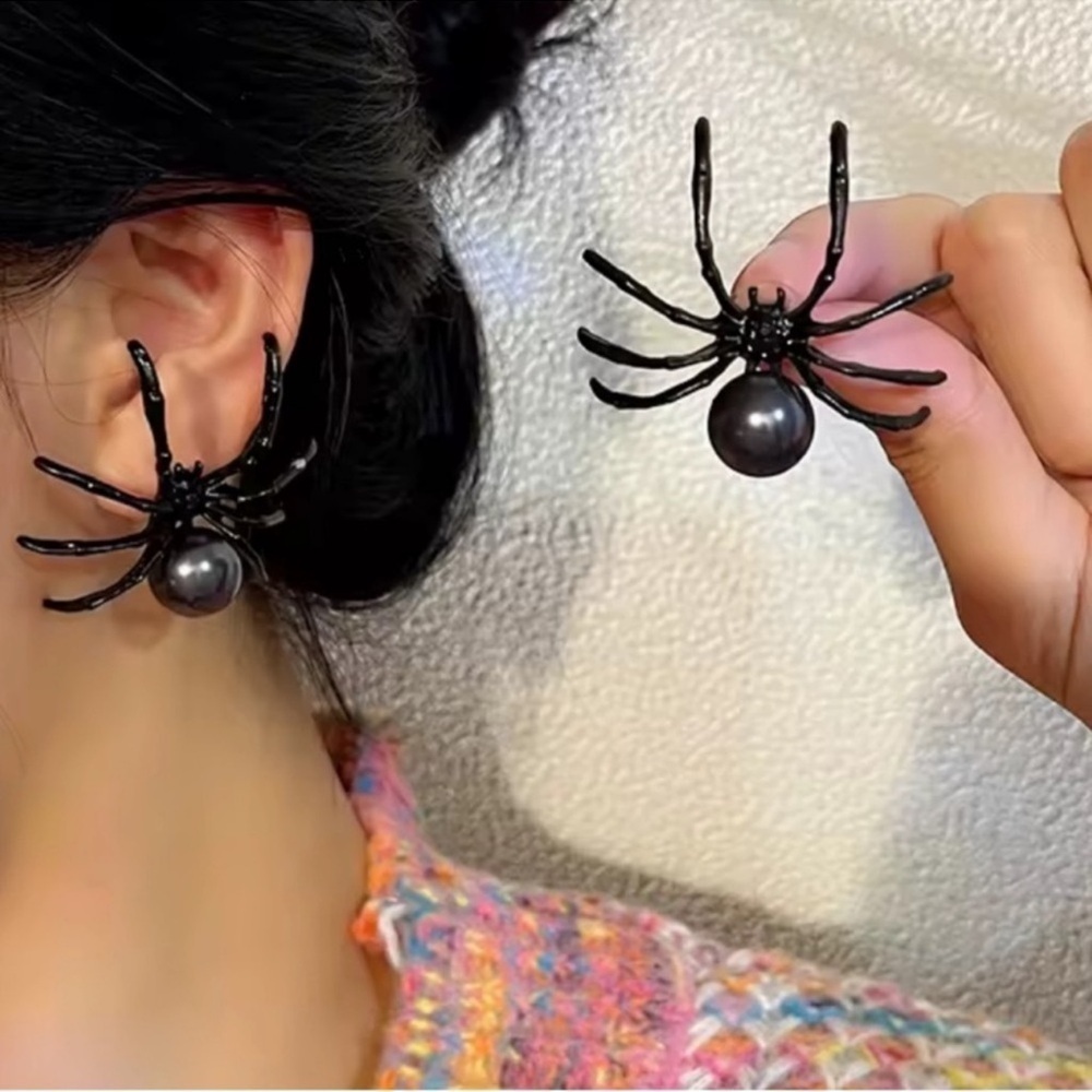 Halloween Gothic Black Spider Earrings
